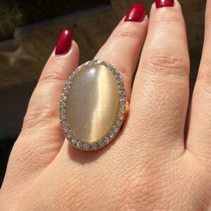 Cat’s Eye Stretch Ring – Iridescent Oval Stone, Gold Tone